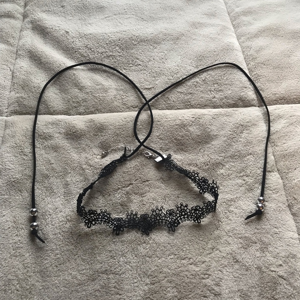 Lace choker